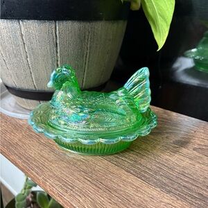 Mosser Green And White Iridescent Hen On Nest 6.5”